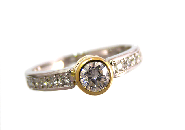 O様（Pt900/K18ダイアモンドリング メレダイヤ10石セット） - ジュエリーリフォーム作品集｜浜松の結婚指輪・浜松市の婚約指輪