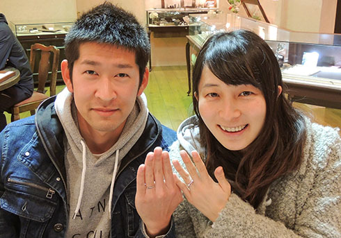 A様 (PG/Pt 手彫りミル打ちとダイヤが輝く結婚指輪)