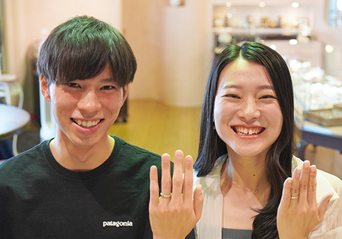 ふみや&ともみ様 (K18桜G/Pt 側面彫刻とダイヤの結婚指輪)