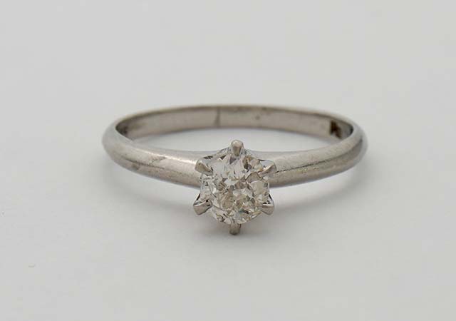 T様 (プラチナ ダイヤ婚約指輪をネックレスへリフォーム)