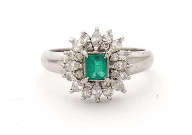 A様 (プラチナ エメラルドの指輪を“活かし取り”でリフォーム)