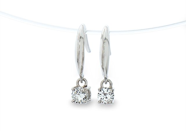 T様 (プラチナ ダイヤ婚約指輪を指輪とピアスへリフォーム)