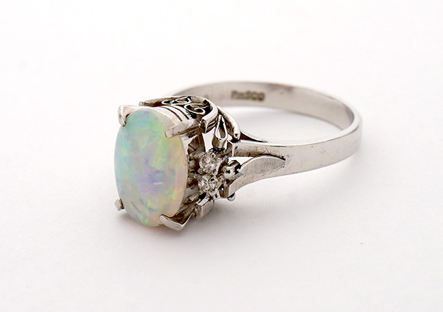 Y様 (プラチナ オパールの指輪をリフォーム)