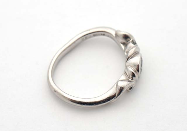 プラチナ製ダイヤ指輪の変形修理