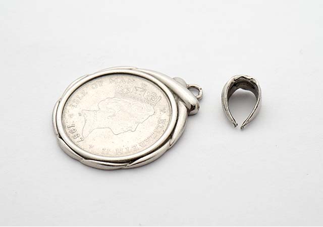 プラチナ1000製コインペンダントバチカン修理