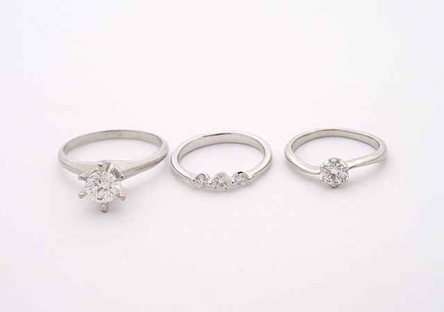 M様 (プラチナ 婚約指輪など3本のダイアモンドリングを1本のリングにリフォーム)