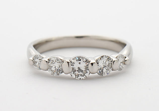 K様 (プラチナ ダイヤ5石の指輪をリフォーム)