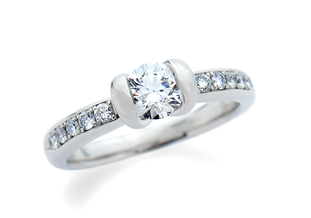 T様 (Pt 婚約指輪とファッションリングを1本にリフォーム)