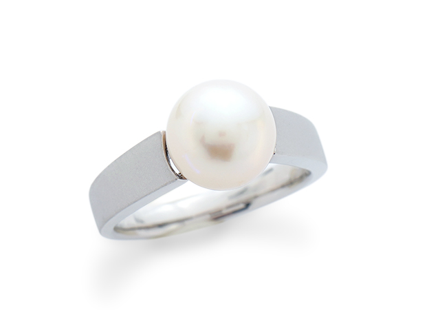 T様 (K18 指輪2本を1本の真珠指輪にリフォーム)