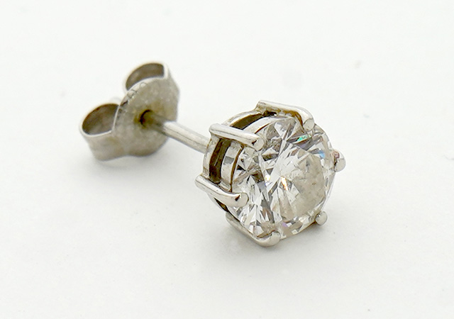 I様 (プラチナ 片方のダイヤピアスをネックレスへリフォーム)