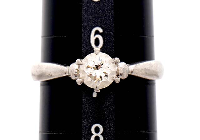 プラチナ製ダイヤ婚約指輪のサイズ直し